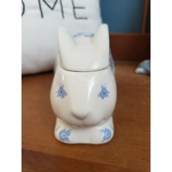 Crowning Touch Blue & White Floral Roses Bunny Trinket Box, Japan, Cottagecore - Picture 3 of 7